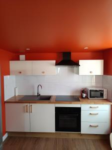 Duplex accès de plein pied, spacieux lumineux