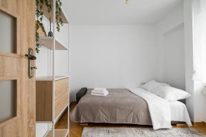 Jana Pawła Urban Apartment by BookingHost