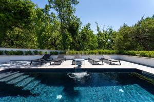 My Dalmatia - Apartment Senti with shared pool