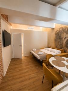 Pitti Suite 1