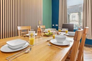Spacious 3BR Home Near Burnley Town Centre