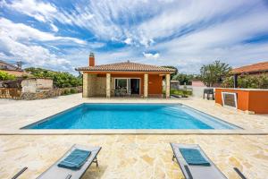 Villa Martha Sisan near Pula for 6 persons with 30 m2 private pool - 3 km from the beach