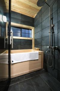 Matsu no Yado New Japanese-Style B&B in Kyobashi A Premium Stay Experience with the Warmth of Tatami Mats and Traditional Beauty
