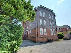 Nice Apartment in Deal Kent with Parking