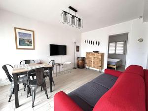 Appartement T2 à Bénodet, refait à neuf, balcon, plage à pied, parking, classé 2 étoiles - FR-1-481-64