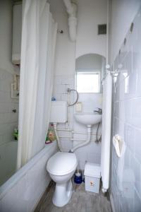 Quaint Studio With Massive Windows