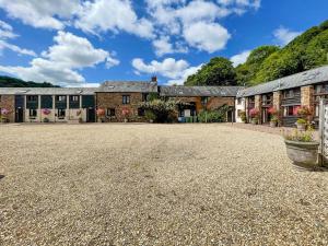 Duvale Barn