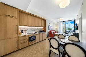Stylish Miami Condo with Rooftop Pool & Gym