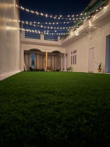 Private Garden 2 Rooms with Kitchen in Prime Area