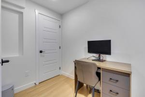 Vellora Retreat Suite - Close to YYC Airport