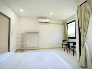 KoKo House, 500m the Pink Line MRT, Near Airport