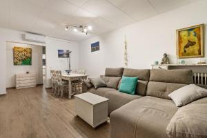 WELCS APARTAMENTO 389 EMP con terraza cerca del mar