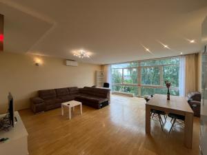 M14-B Apartments in Old Town