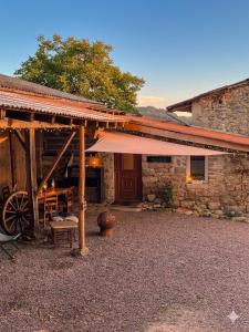 Studio avec entrée indépendante sur un domaine de 9ha avec vue