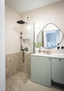 Czysta 4 City Center with AC -ProperUNIT