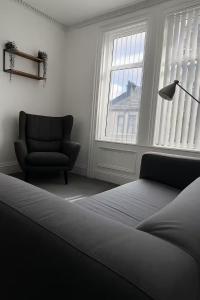 Apartment Sleeps 7 with Free Parking