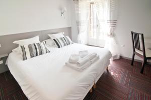 Hotels Auberge Le Cantou - Hotel Roche : photos des chambres