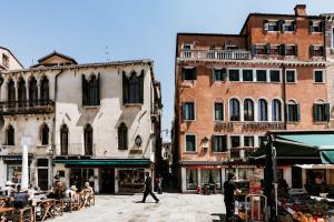 8 mins from San Marco, experience authentic Venice