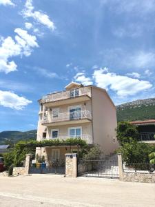 LARUS apartment