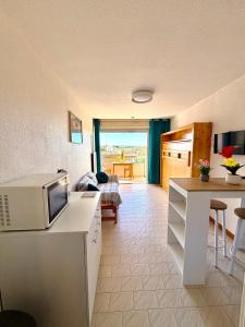 Studio 100m de la mer et port