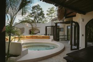 Casa Nana - Private Boutique Villa in Santa Teresa