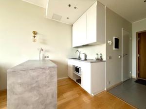 City Heart Studio with Stunning Sea & City Views
