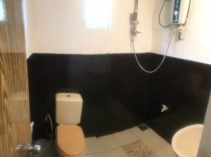 Gamage guest