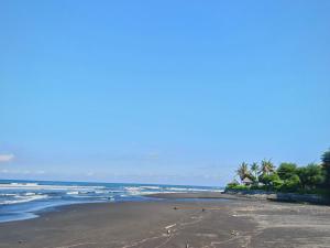 2BR Private Pool Beach Villa Near Sanur & Ubud