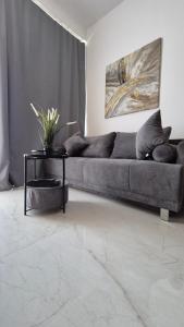 fenias luxury studios