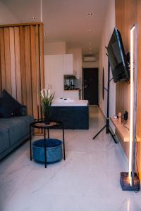 fenias luxury studios