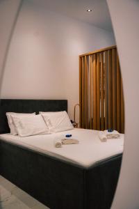 fenias luxury studios