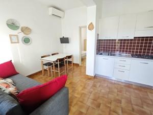 Two-bedroom flat a few steps from the beach