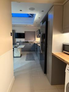 Spacious 4BR Families & Business Free Park x2