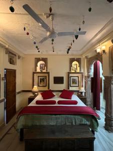The Juna Mahal