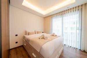 VIVASTAY Casablanca - Élégant 2 Chambres CFC avec Piscine et Salle de Sport