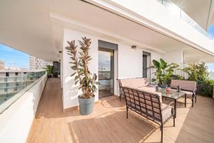 VIVASTAY Casablanca - Élégant 2 Chambres CFC avec Piscine et Salle de Sport