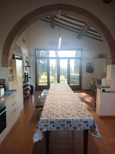 Casale con piscina privata al confine tra Umbria e Toscana per famiglie e amici