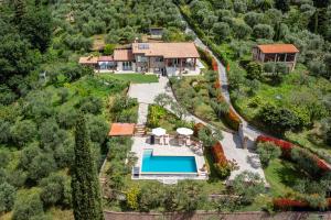 La Sassaiola by Nicola Real Estate