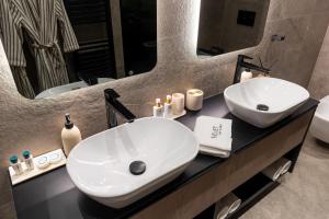 VELVET rooms & more