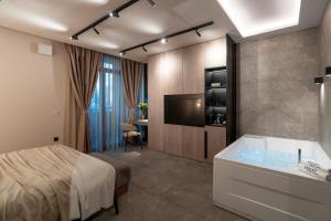 VELVET rooms & more