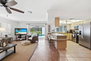 Barefoot Beach Cottage