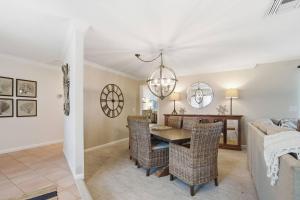 Barefoot Beach Cottage