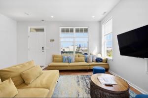 Exquisite! Luxury Beach Retreat Steps to Boardwalk, Beach, Nightlife & Casinos