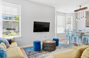 Exquisite! Luxury Beach Retreat Steps to Boardwalk, Beach, Nightlife & Casinos