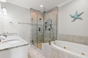Walk To The Beach! 3 Story Home! 2 Balconies With Gulf Views!
