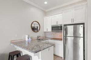 Walk To The Beach! 3 Story Home! 2 Balconies With Gulf Views!