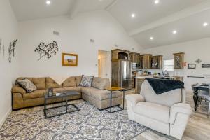 Walk to Lake Texoma! Group Getaway w Games + Fun