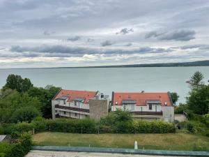 T8 Sunset Tihany