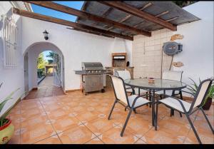 superbe maison familiale avec piscine vue montagne 10min de DENIA et 8min grandes plages
