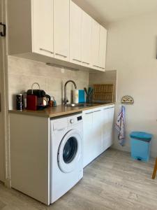 À 200 m de la plage Studio rénové avec loggia